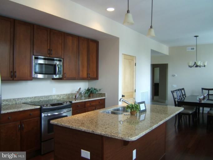 9610 Dewitt Dr #B413, Silver Spring, MD 20910