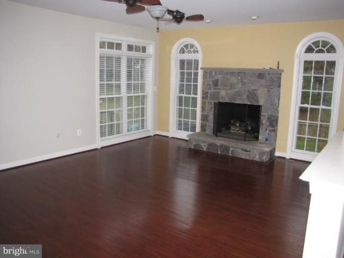42847 Chatelain Cir, Ashburn, VA 20148