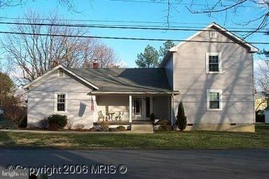 60 Ivandale St, Hamilton, VA 20158