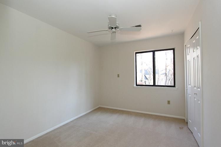 11335 Vale Rd, Oakton, VA 22124