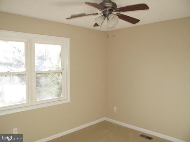 227 Juniper Ave E, Sterling, VA 20164