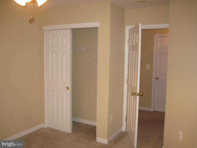 20780 Iris Dr, Sterling, VA 20165