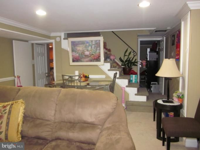 6830 Dyer Ct, Springfield, VA 22150