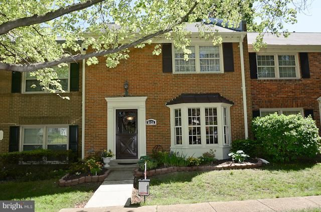 8131 Carrleigh Pw, Springfield, VA 22152