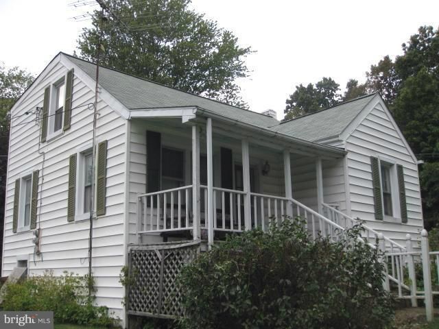 5910 Meadow Rd, Frederick, MD 21701