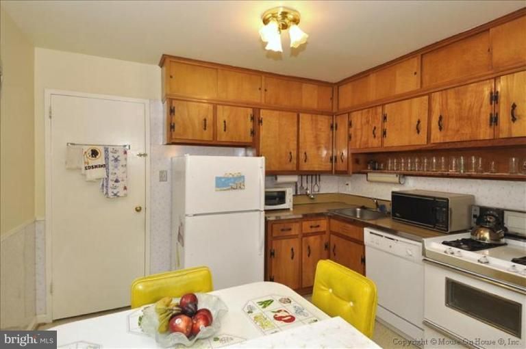 908 Snure Rd, Silver Spring, MD 20901