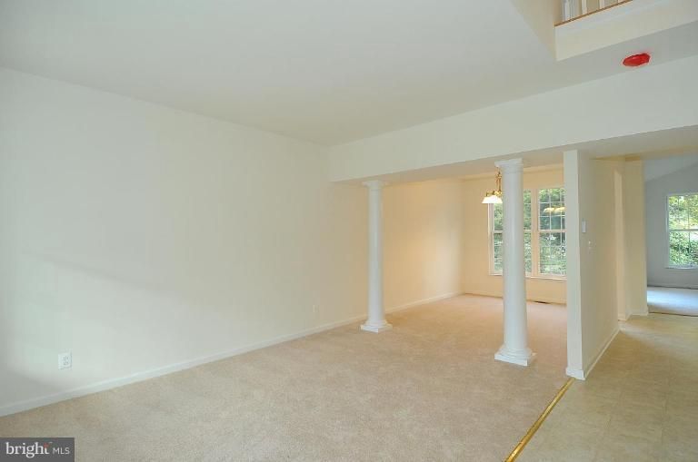 8433 Geneva Rd, Pasadena, MD 21122