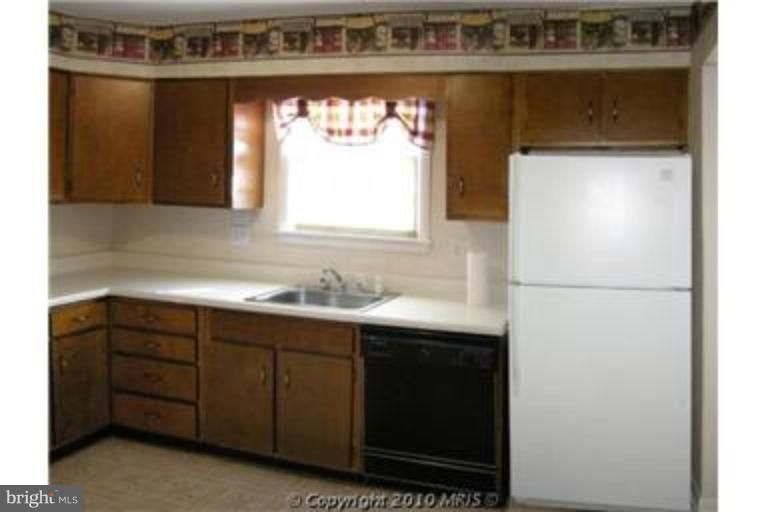 6401 Hellen Lee Dr, Clinton, MD 20735
