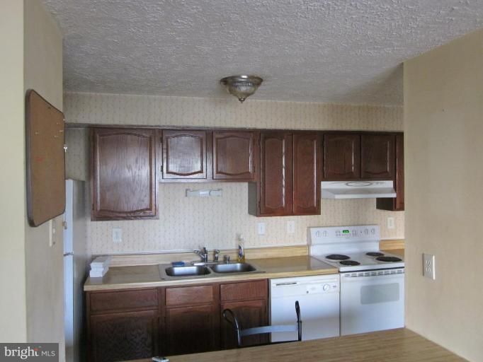 810 Heather Ridge Dr #D, Frederick, MD 21702