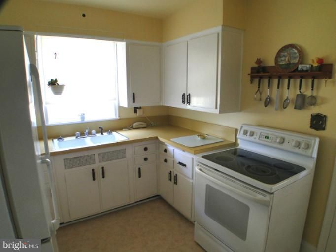 405 Maple Rd E, Linthicum, MD 21090