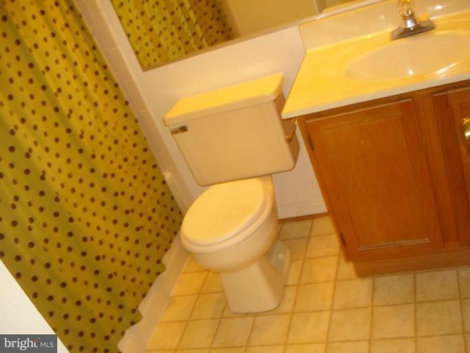 17917 Hazelcrest Dr, Gaithersburg, MD 20877