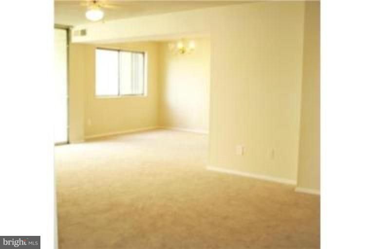 1836 Metzerott Rd #424, Adelphi, MD 20783
