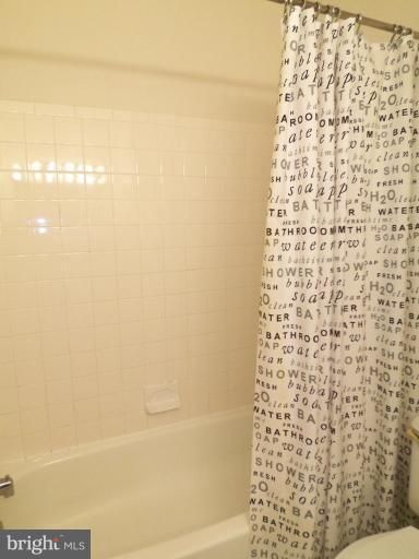 1593 Barton St S #35, Arlington, VA 22204
