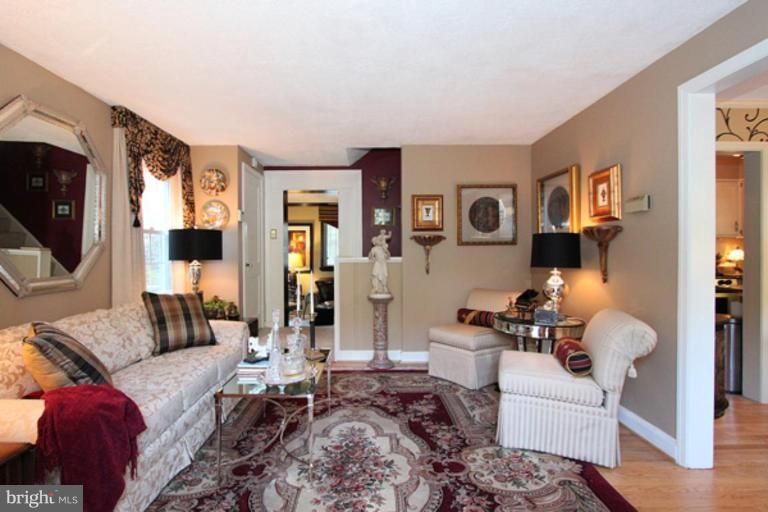 1002 Dennis Ave, Silver Spring, MD 20901