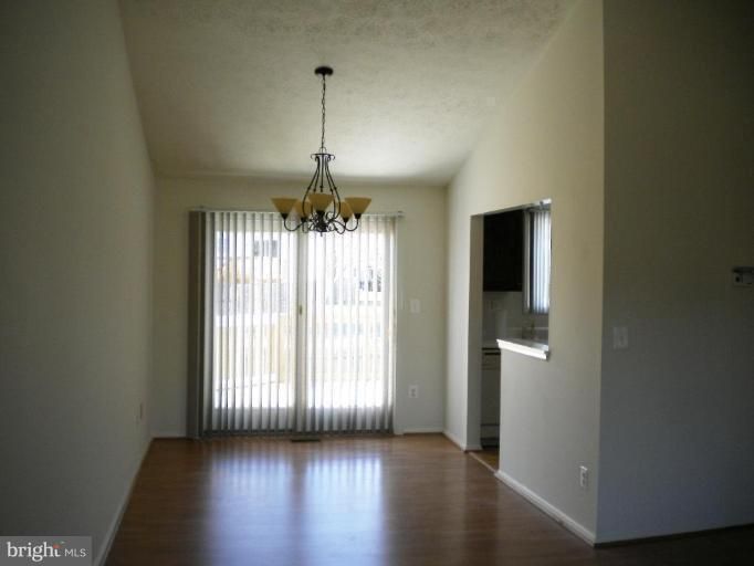 3811 Beech Down Dr, Chantilly, VA 20151