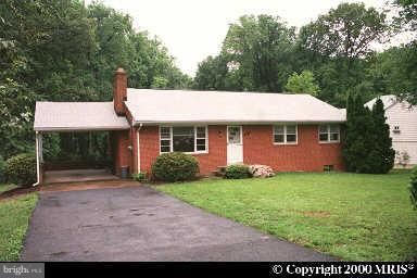 8213 Idylwood Rd, Vienna, VA 22182