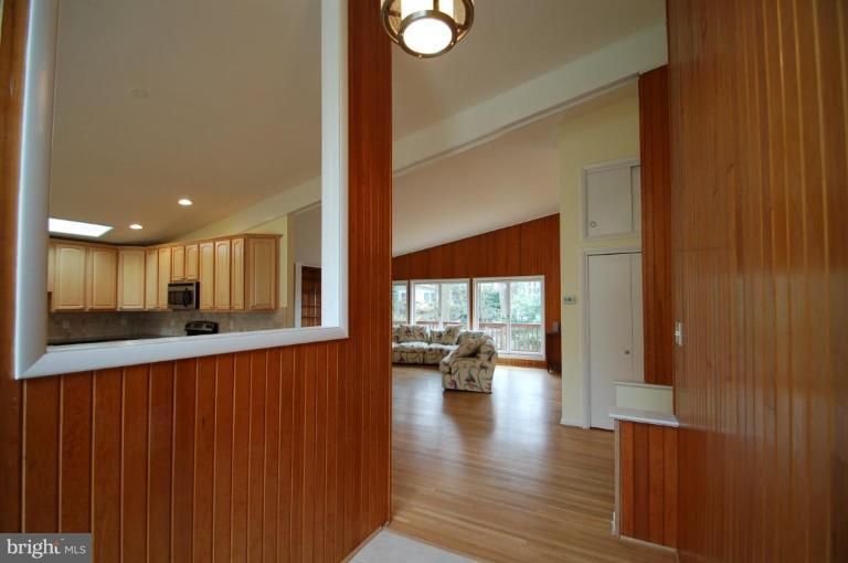 5 Schindler Ct, Silver Spring, MD 20903