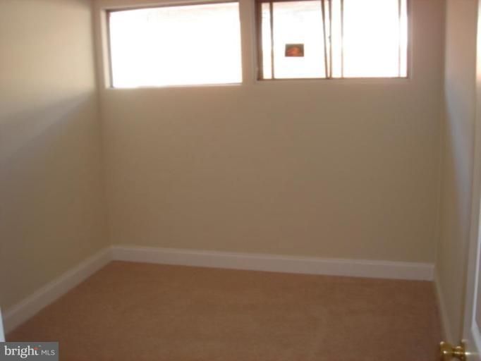 1076 Ruatan St, Silver Spring, MD 20903