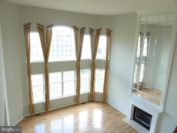 43633 Lucketts Bridge Cir, Ashburn, VA 20148