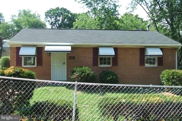 1207 Drum Ave, Capitol Heights, MD 20743