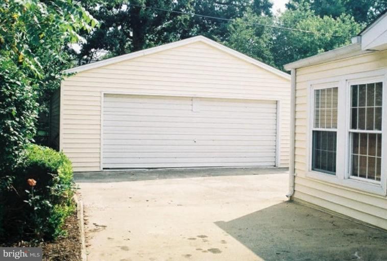 1006 Maple Ave E, Sterling, VA 20164