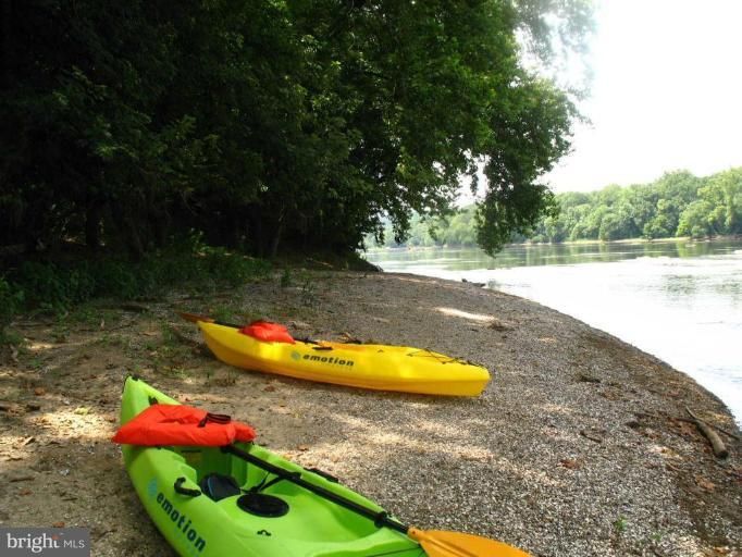 0 Torpedo Island, Potomac, MD 20859