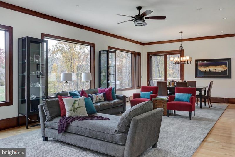 701 Clear Spring Rd, Great Falls, VA 22066