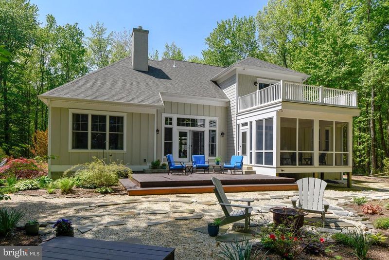 986 Marzoff Rd, Deale, MD 20751