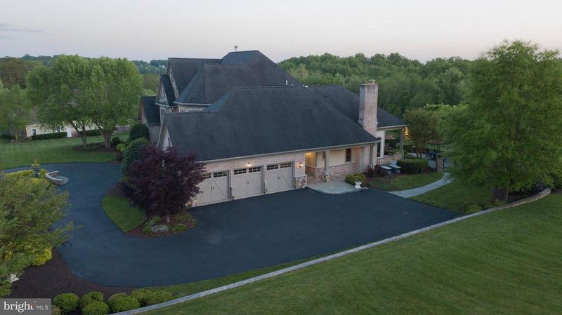 2016 Dixon Rd, Frederick, MD 21704