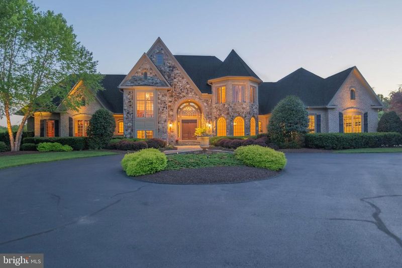 2016 Dixon Rd, Frederick, MD 21704