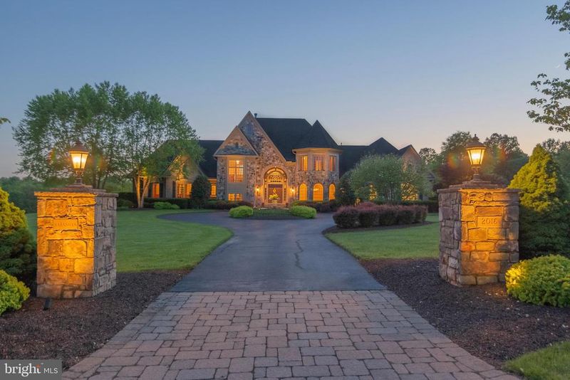 2016 Dixon Rd, Frederick, MD 21704