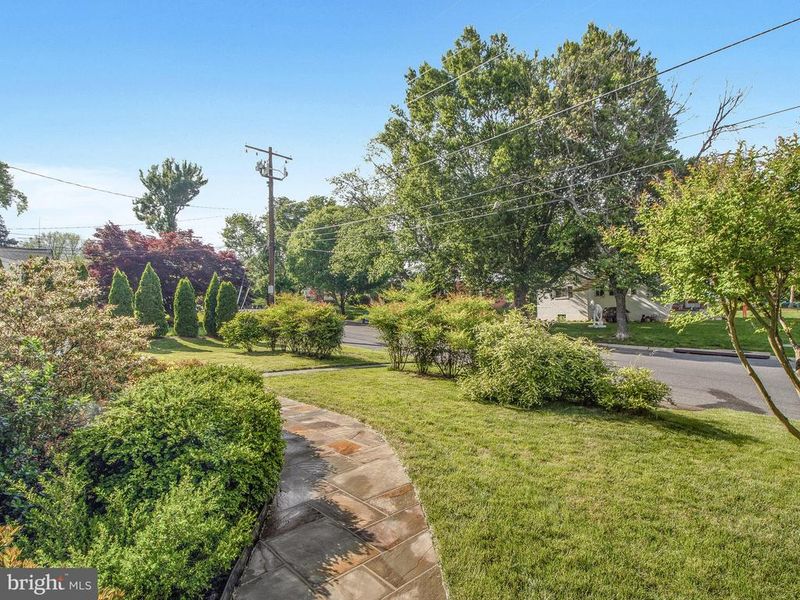 200 Brewster Ave, Silver Spring, MD 20901