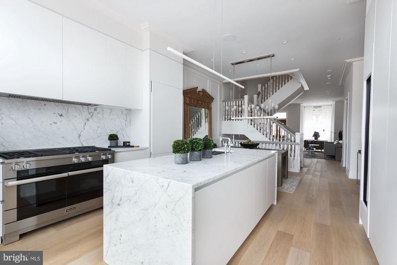 426 C St NE, Washington, DC 20002