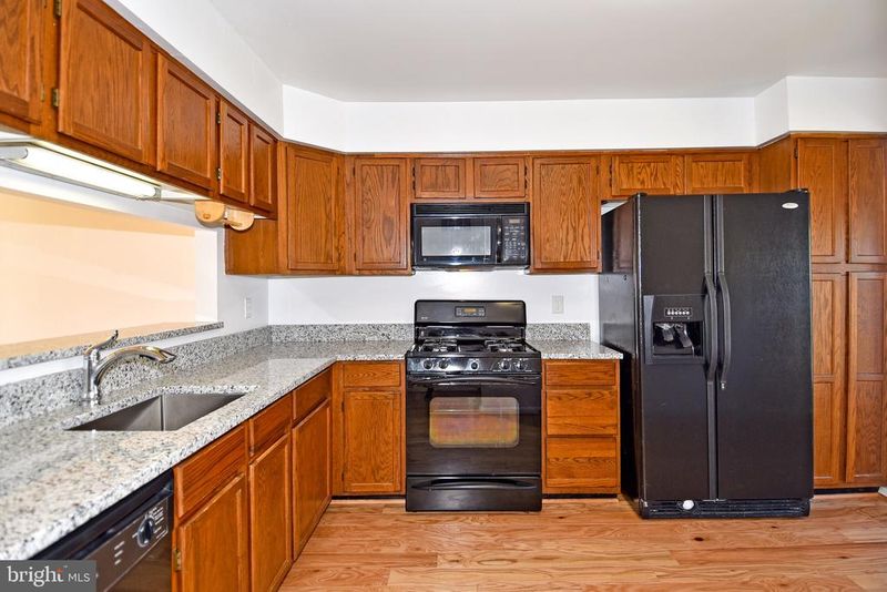 1996 Bowline Loop, Woodbridge, VA 22192