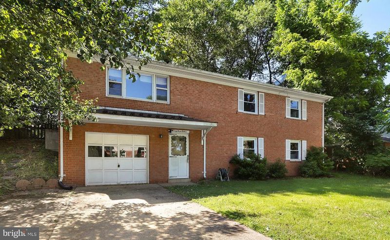 4312 De Haven Dr, Chantilly, VA 20151