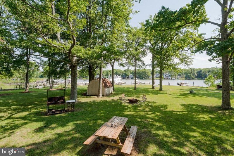 1246 Washington Dr, Annapolis, MD 21403