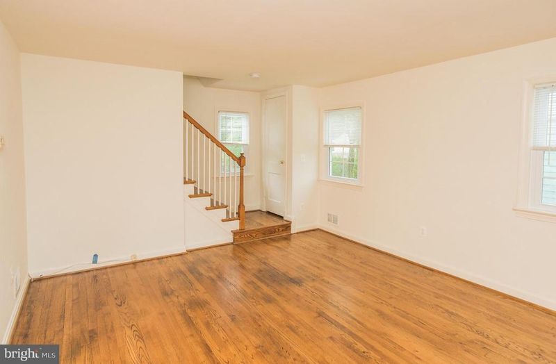 1613 Neely Rd, Silver Spring, MD 20903