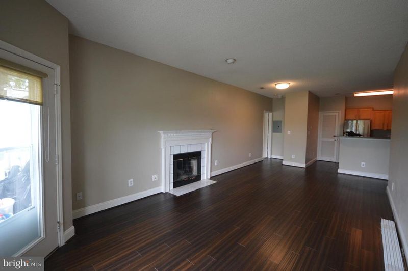 13058 Autumn Woods Way #301, Fairfax, VA 22033
