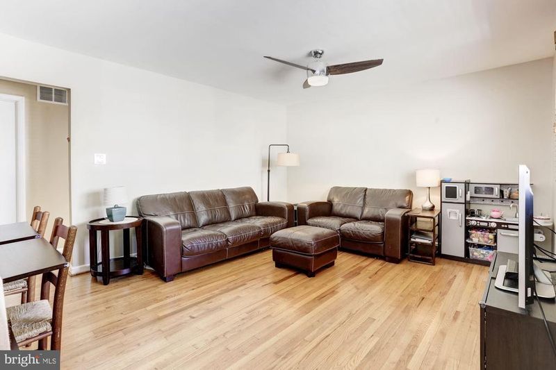 6408 Tisdale Ter, Bethesda, MD 20817