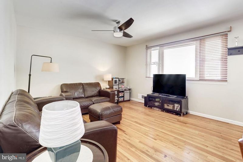 6408 Tisdale Ter, Bethesda, MD 20817