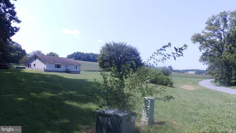 15125 Barnes Rd, New Windsor, MD 21776