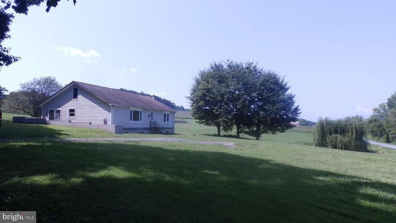 15125 Barnes Rd, New Windsor, MD 21776
