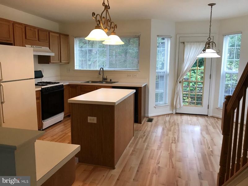 8535 Towne Manor Ct, Alexandria, VA 22309