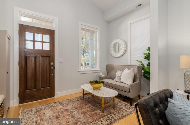 1229 E St SE, Washington, DC 20003