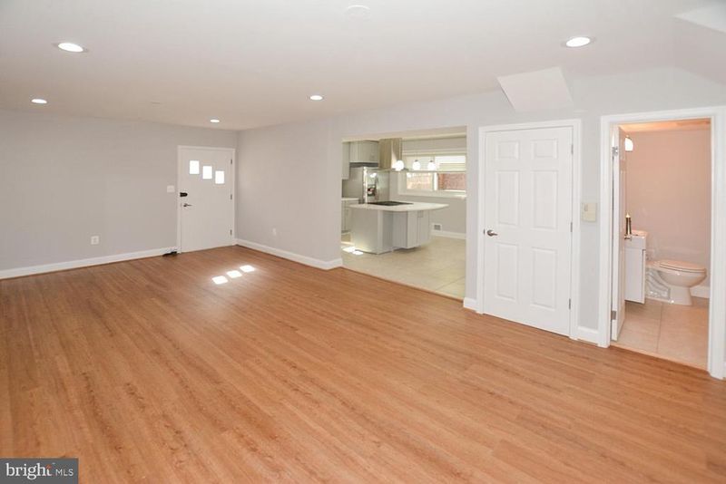 7402 9th St NW, Washington, DC 20012