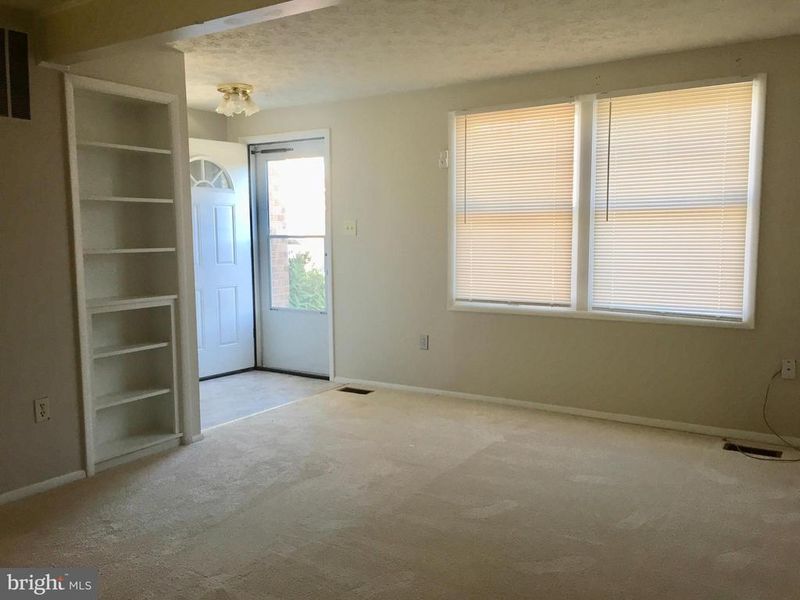 3723 Castle Ter #122, Silver Spring, MD 20904