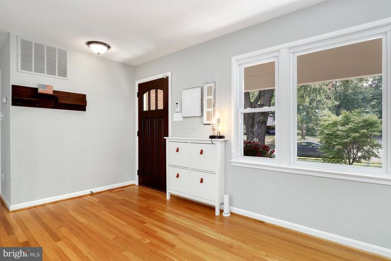 7830 Anson Ct, Springfield, VA 22152