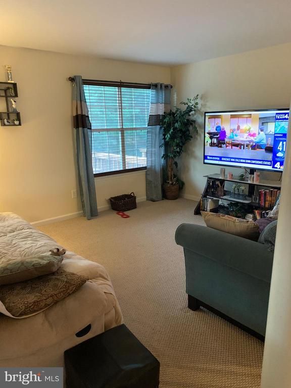 301 Backridge Ct, Fredericksburg, VA 22406