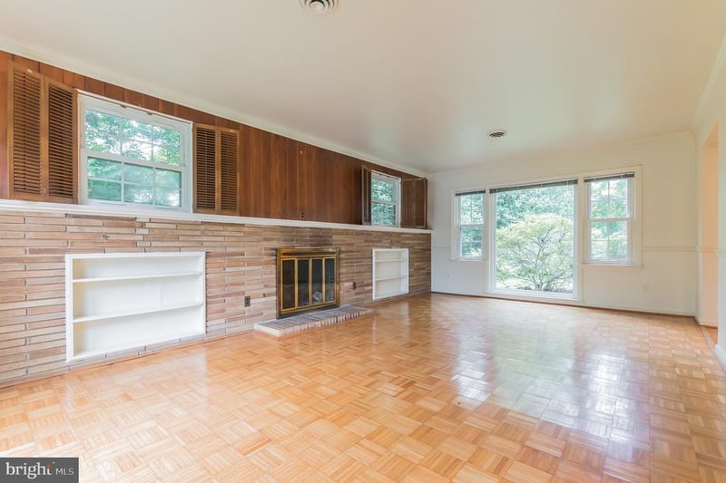 9702 Bellevue Dr, Bethesda, MD 20814