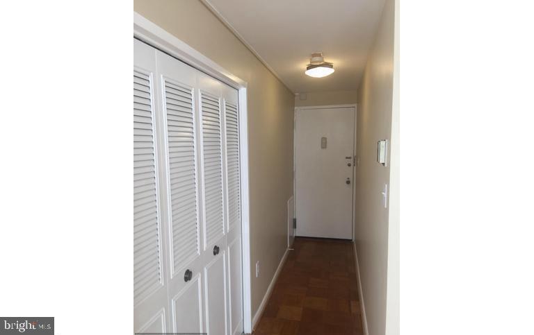 10201 Grosvenor Pl #1123, Rockville, MD 20852